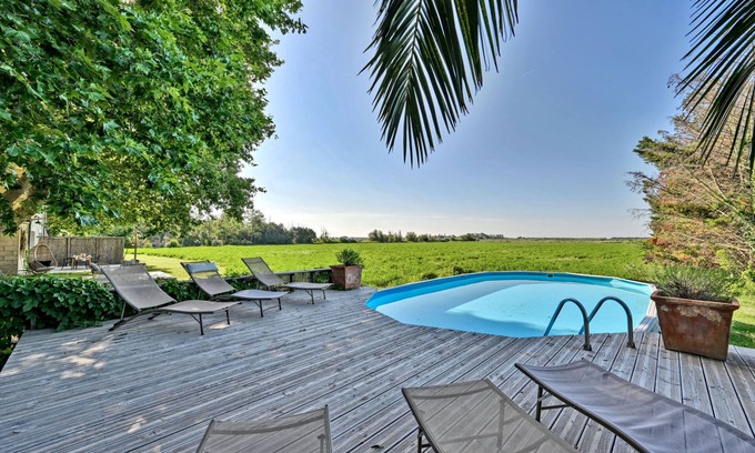 Beaucaire House | La Maison de Campagne*, in Provence Gîte with swimming pool and bicycles