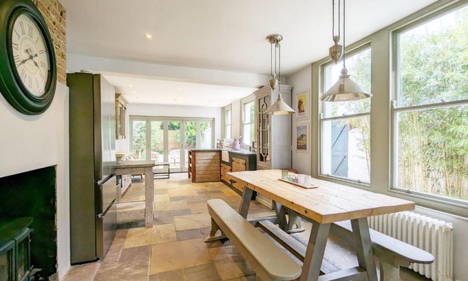 Worthing House | La Maison De La Mer, Worthing