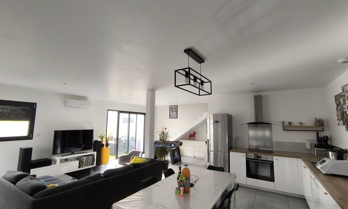 Vic-la-Gardiole House | La Maison de Tim