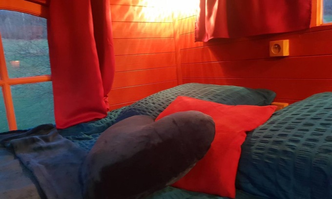 Anlhiac RV Rental | La maison du bonheur - les roulottes - Campsite