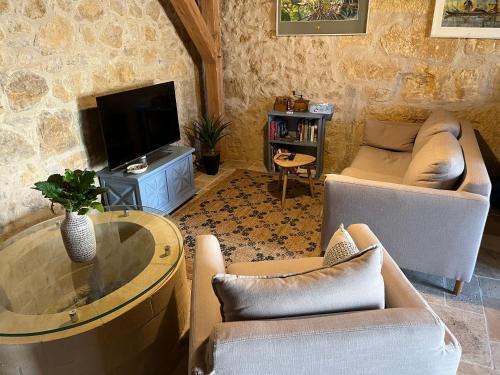 Castels House | La Maison du Puit (the house with the well)