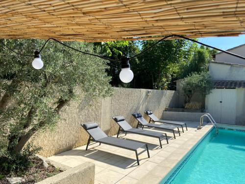 Vedene House | La maison en couleurs 3 étoiles, du calme proche d'Avignon