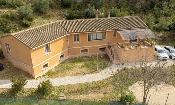 Fontaine-de-Vaucluse House | La Maison du Chapelier