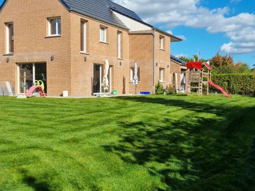 Henin-Beaumont House | La maison lumineuse