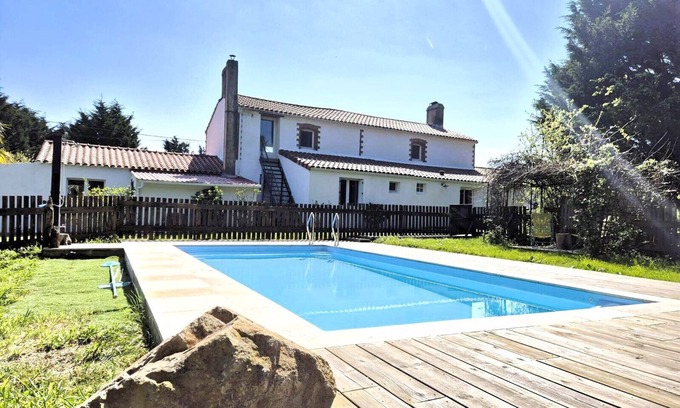 Saint-Mathurin House | La Maison Martana - Heated swimming pool