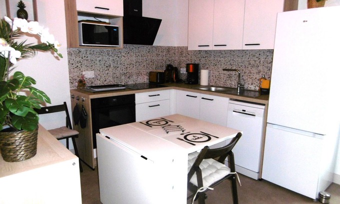 Savigny-en-Veron House | LA MARCELLINE