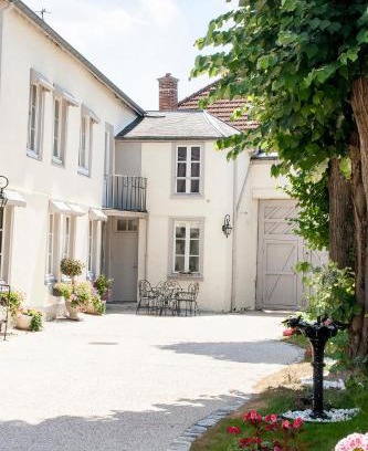 Ay House | LA MONGEARDIERE