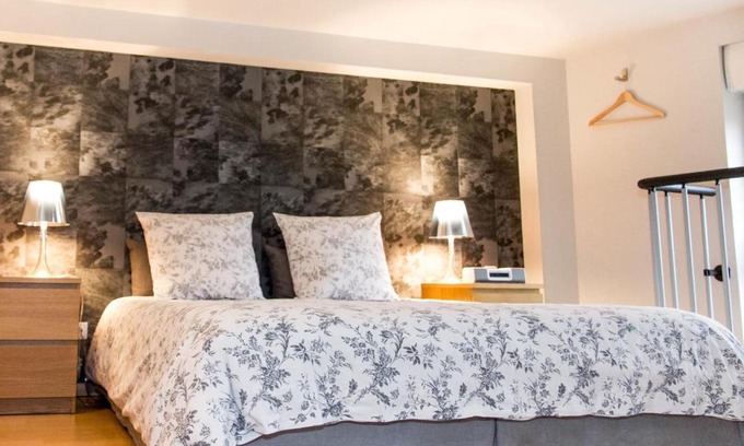 Hincmar Apartment | La Noctambulle Cathédrale