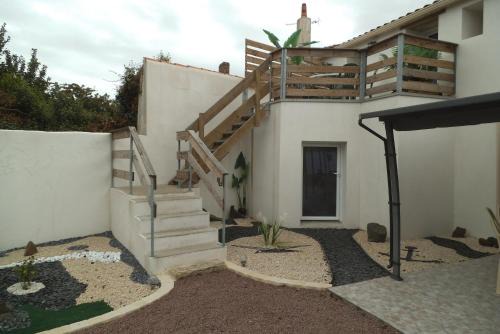 Champagne-les-Marais Apartment | La passerose