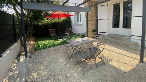 Nyons Apartment | La perle de provence, appartement neuf en rez de Jardin clos, au calme, clim, salle d'eau dans chaque chambre, à 900m du centre de Nyons