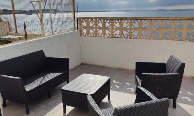 Sete House | La perle de sete ! Maison bord de l'Étang Pets welcome on request