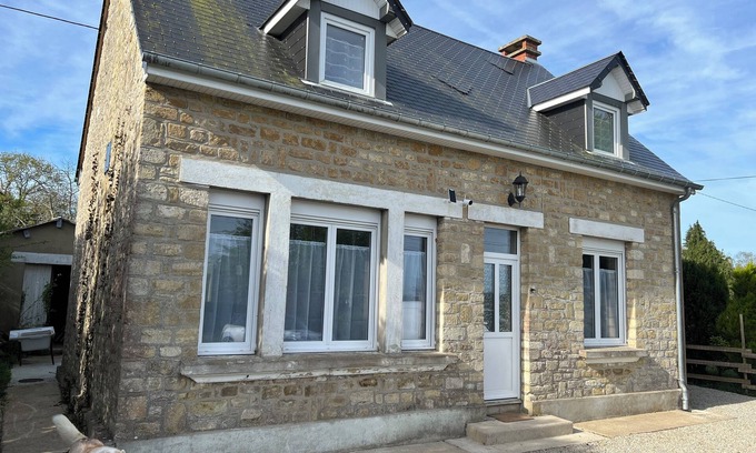 Montsenelle House | La Petite Maison au sud de la Presquîle du Cotentin