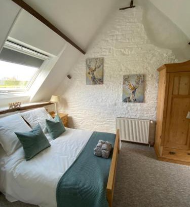 (le) Mesnil Hue House | La Petite Maison - No 4 La Relierie