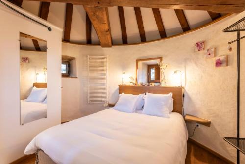 Hurigny Apartment | La Petite Tour du Château de Salornay