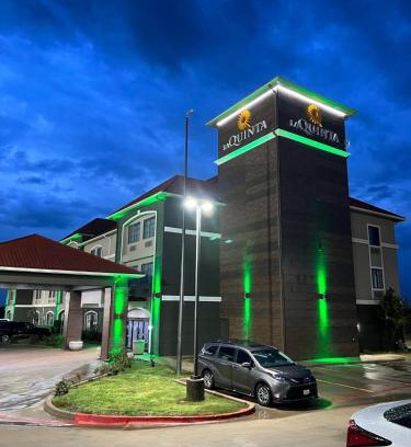 Alvarado Hotel | La Quinta by Wyndham Alvarado