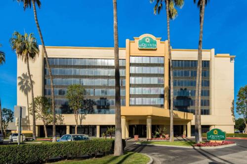 La Palma Hotel | La Quinta by Wyndham Buena Park