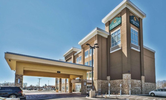 Niagara Falls Hotel | La Quinta by Wyndham Niagara Falls