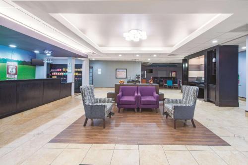 Tulsa Hotel | La Quinta by Wyndham Tulsa Airport / Expo Square