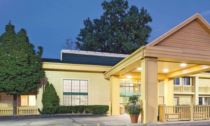 Oshkosh Hotel | La Quinta Inn by Wyndham Oshkosh