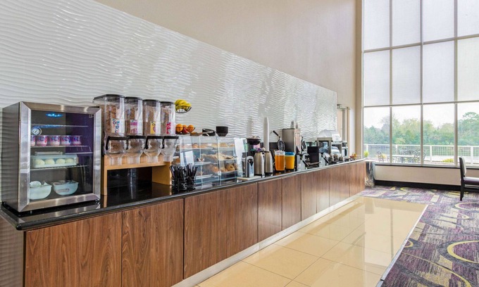 Bridge City Hotel | La Quinta Inn & Suites by Wyndham Bridge City