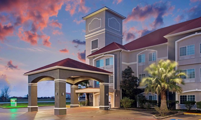 Fairfield Hotel | La Quinta Inn & Suites by Wyndham Fairfield TX