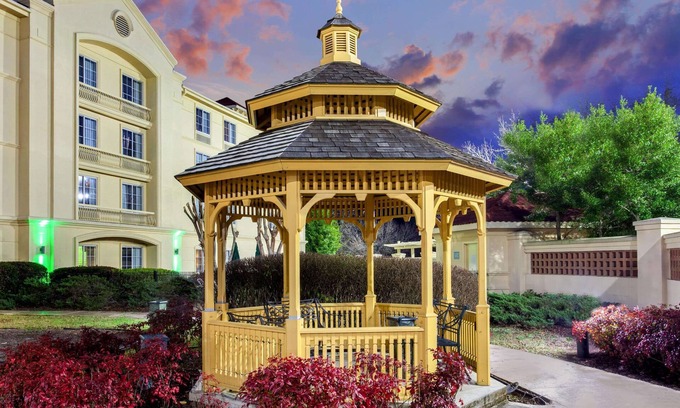 Hoover Hotel | La Quinta Inn & Suites by Wyndham Birmingham Hoover
