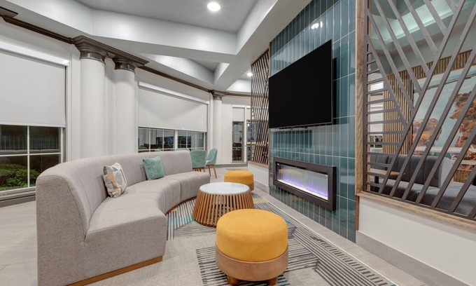 Sherman Hotel | La Quinta Inn & Suites by Wyndham Sherman