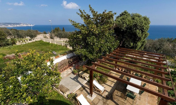 Castro Marina Villa | La Ripostiera by BarbarHouse