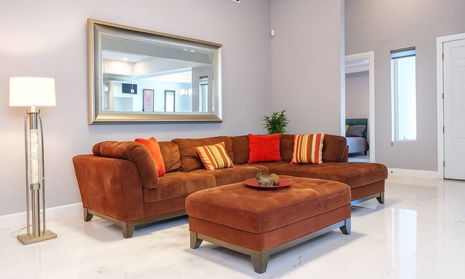 Pharr House | La Serenidad: w'2 King Beds.EV Port.300mbs wifi.Yard Space & Pet Friendly