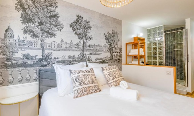 Saint-Louis Apartment | LA SUITE DE L'ORANGERIE