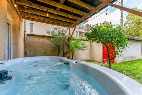 Nancy City Centre Apartment | La Suite Luna, détente et jacuzzi privé à Nancy