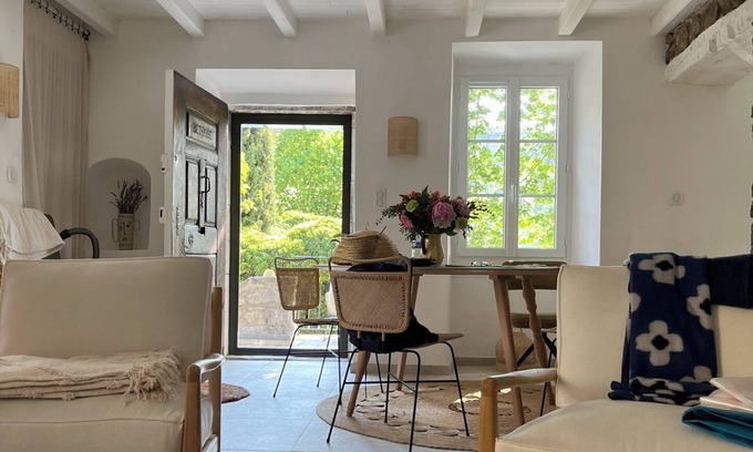 Sainte-Euphemie-sur-Ouveze House | La Terrasse, Village house in Drôme provençale