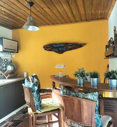 Saint-Benoit House | La Terrasse des amis