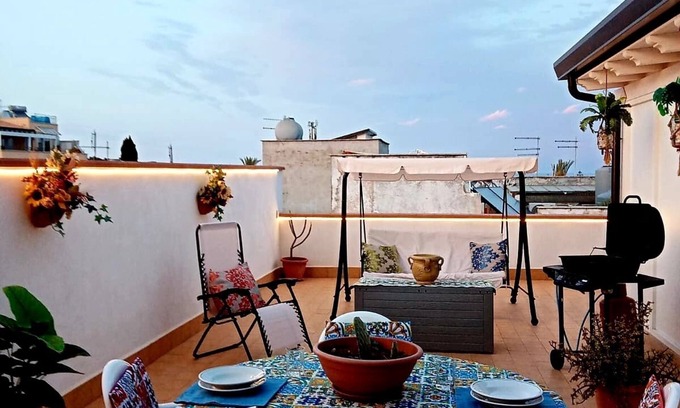 Santa Flavia Apartment | La Terrazza Solarium in the historic center 70mFrom the train station 700mFrom the sea