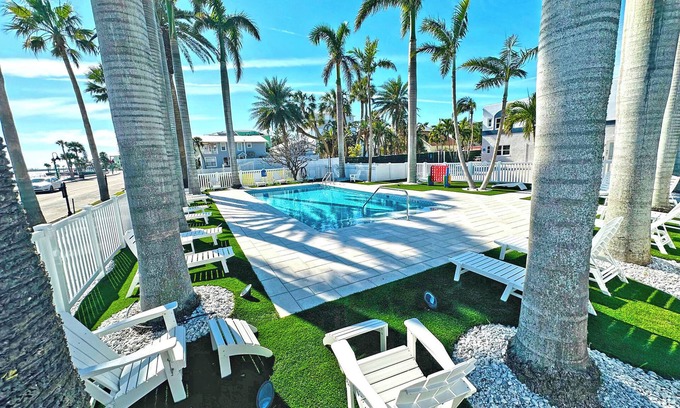 Pass-a-Grille Historic District Apartment | La Tortuga Historic Pass A Grille St Pete Beach Unit 1 thru 5