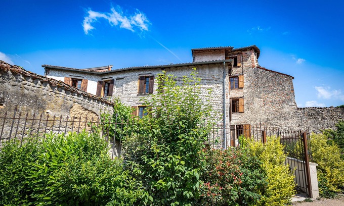 Montluel House | La Tour Mandot