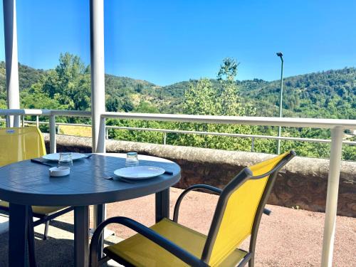 Meyras Apartment | La Vallée Appartement 30 - Thermes Neyras les Bains