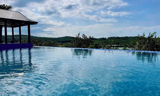 Huong Thuy Resort | La Vela Legacy Resort