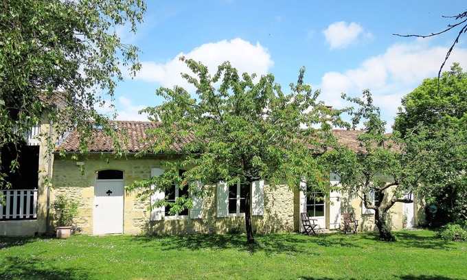 Vertheuil House | La Vertheuillaise by Interhome