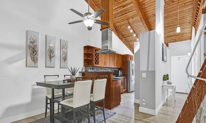 Sunrise Villa | La Villa- Beautiful 3 beds, 2 baths -Quiet retreat