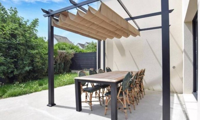 Cagny House | La Villa Caennaise II-Modern villa in Grentheville Caen with 4 bedrooms & garden