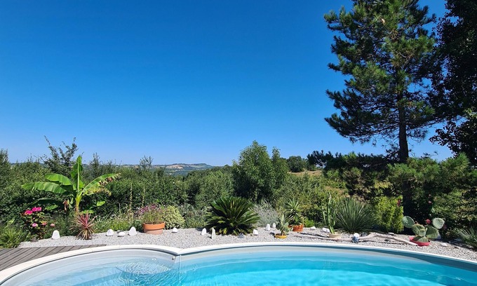 Castres House | La villa des cerisiers