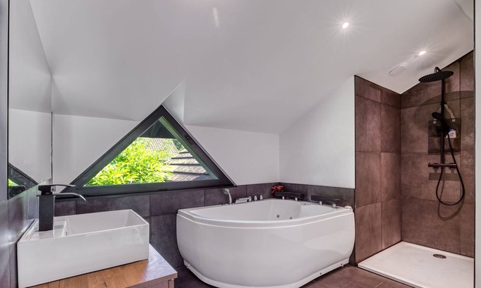 Annecy-le-Vieux Villa | LA Villa DES Pommaries