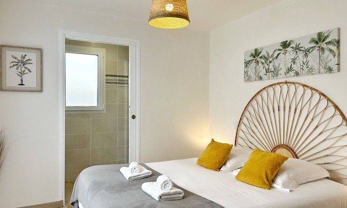 Etables-sur-Mer House | "La Villa Coco" villa located 400m from the beach and shops