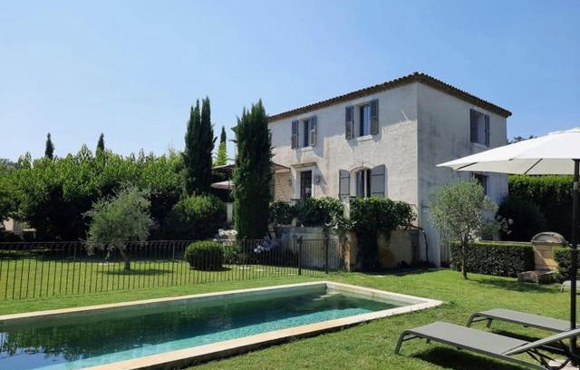 Vallabregues Villa | La Villa l Orangerie