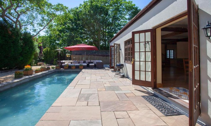 Olveston Villa | La Villa Olli -Natural pool & Jacuzzi