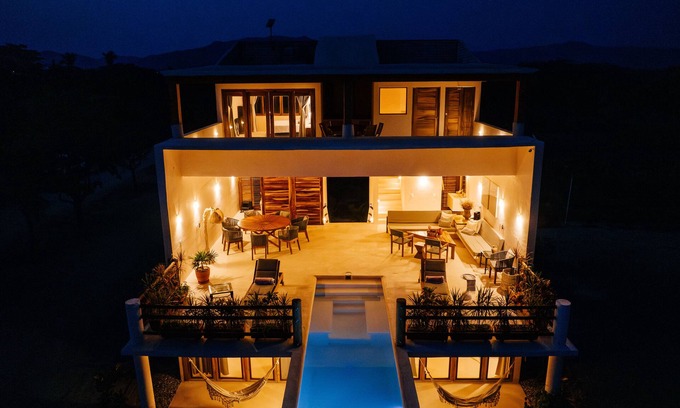 Puerto Escondido Villa | La Villana: Hermosa Casa a Pasos del mar