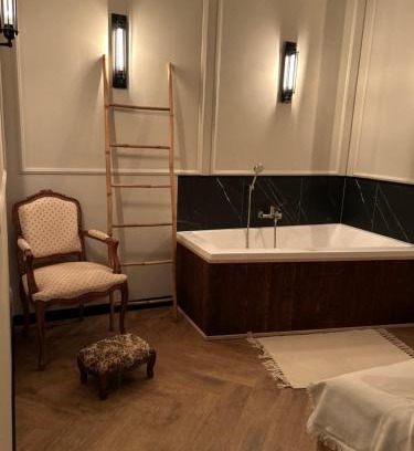 Zator Apartment | La Ville - Jaune