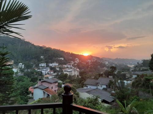 Tennekumbura House | Laaya Kandy