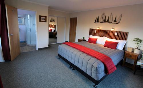 Takaka House | Labyrinth Gardens Guest House
